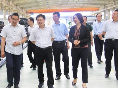 市委書記李新閣一行考察科靈節能，細詢并指導我司發展工作